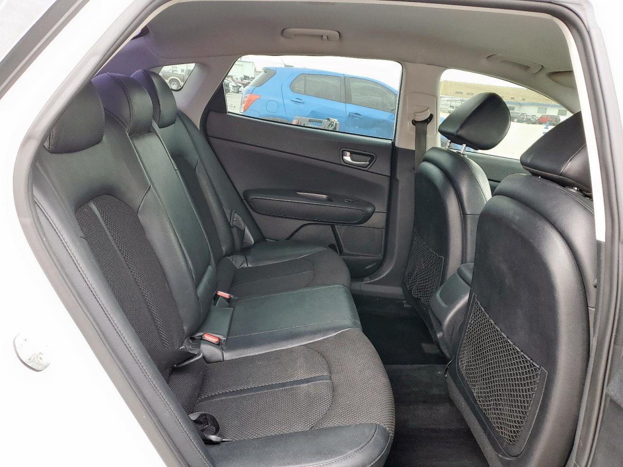 2019 Kia Optima - Image 10