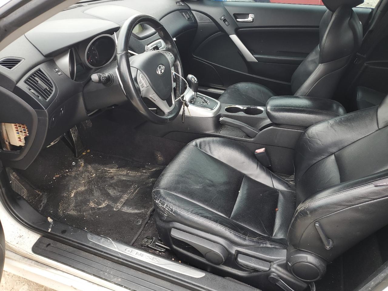 2010 Hyundai Genesis - Image 7