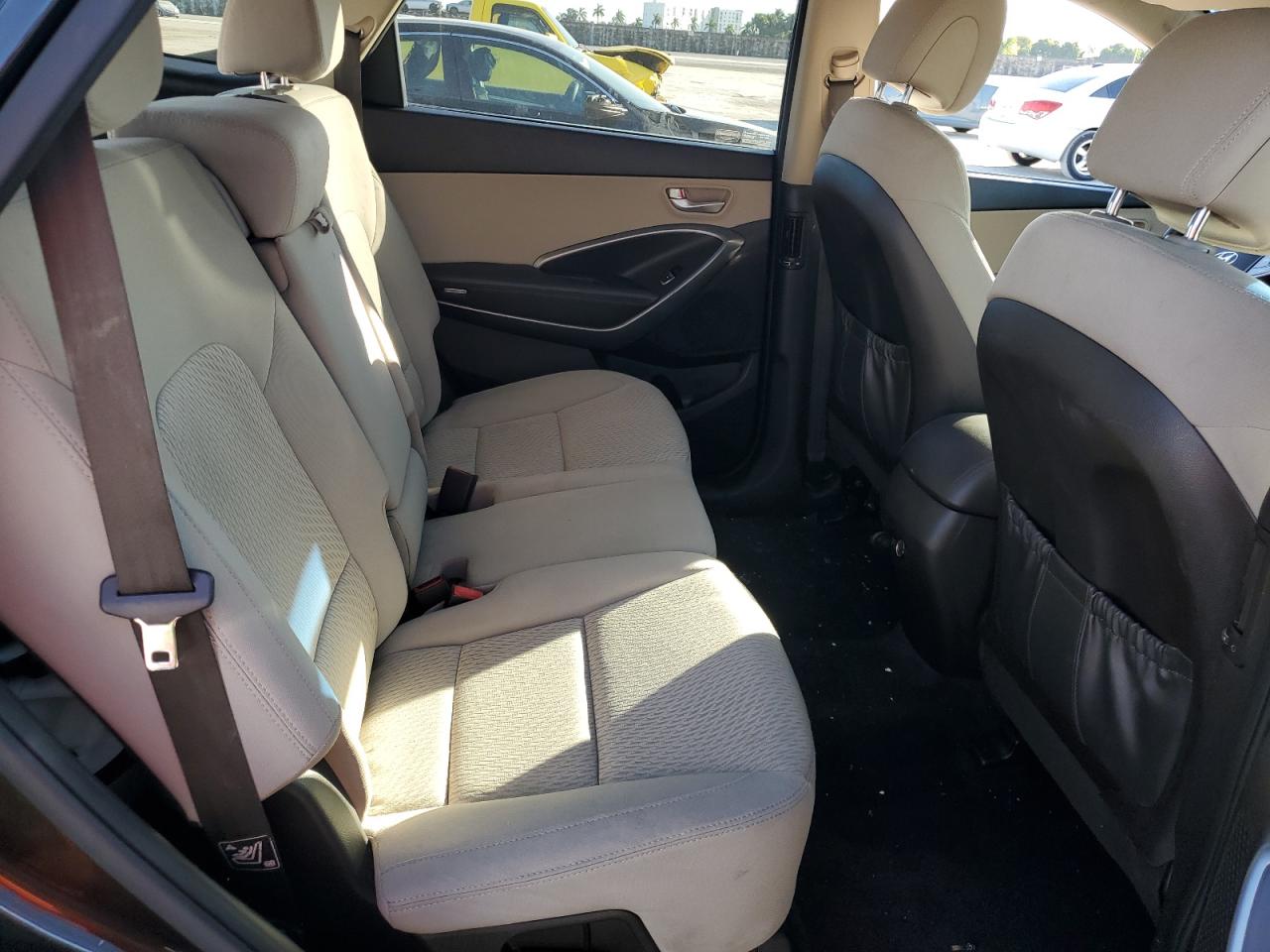 2019 Hyundai Santa Fe - Image 11