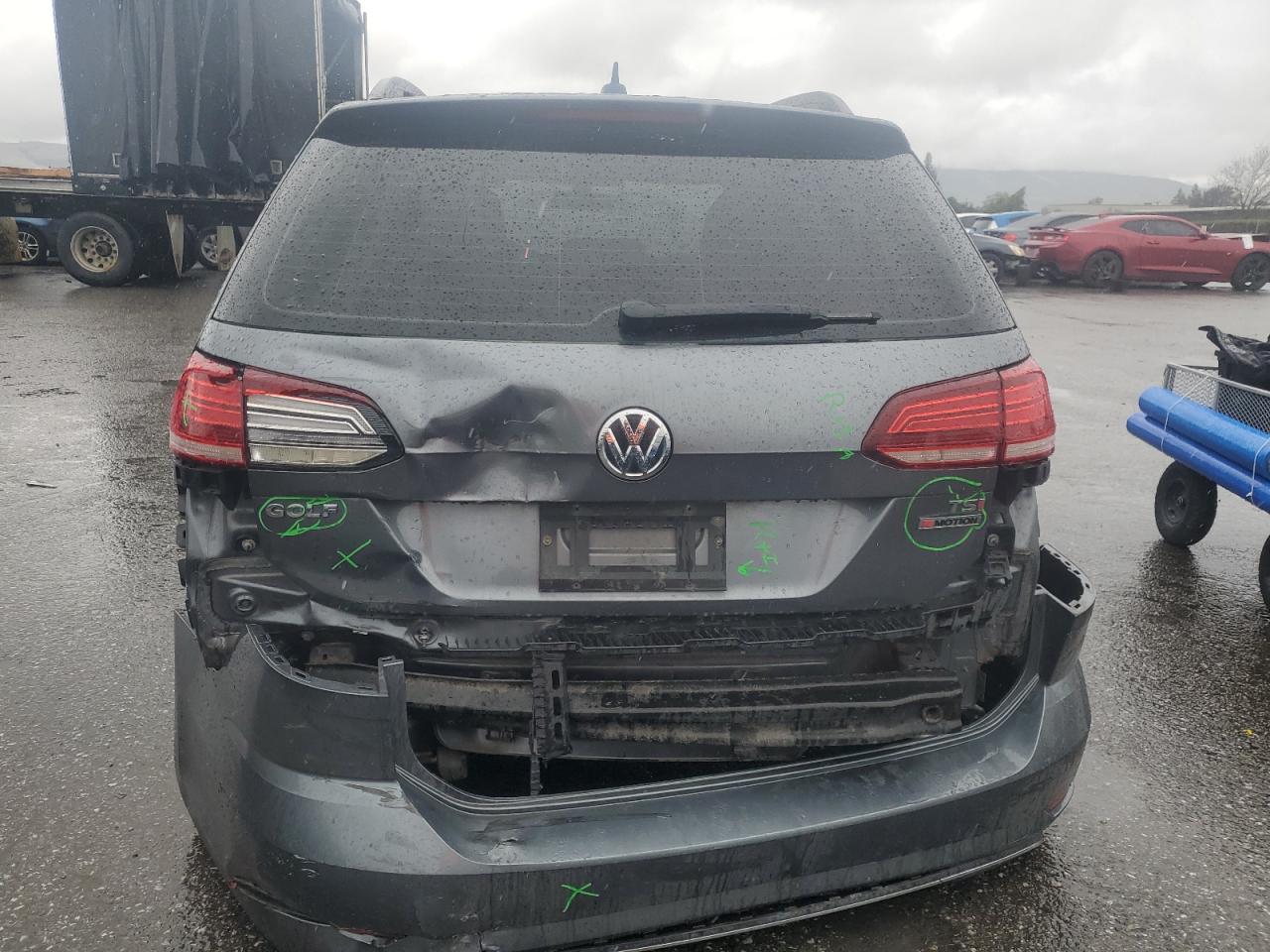 2018 Volkswagen Golf - Image 6