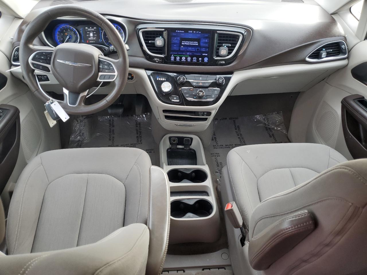2017 Chrysler Pacifica - Image 8