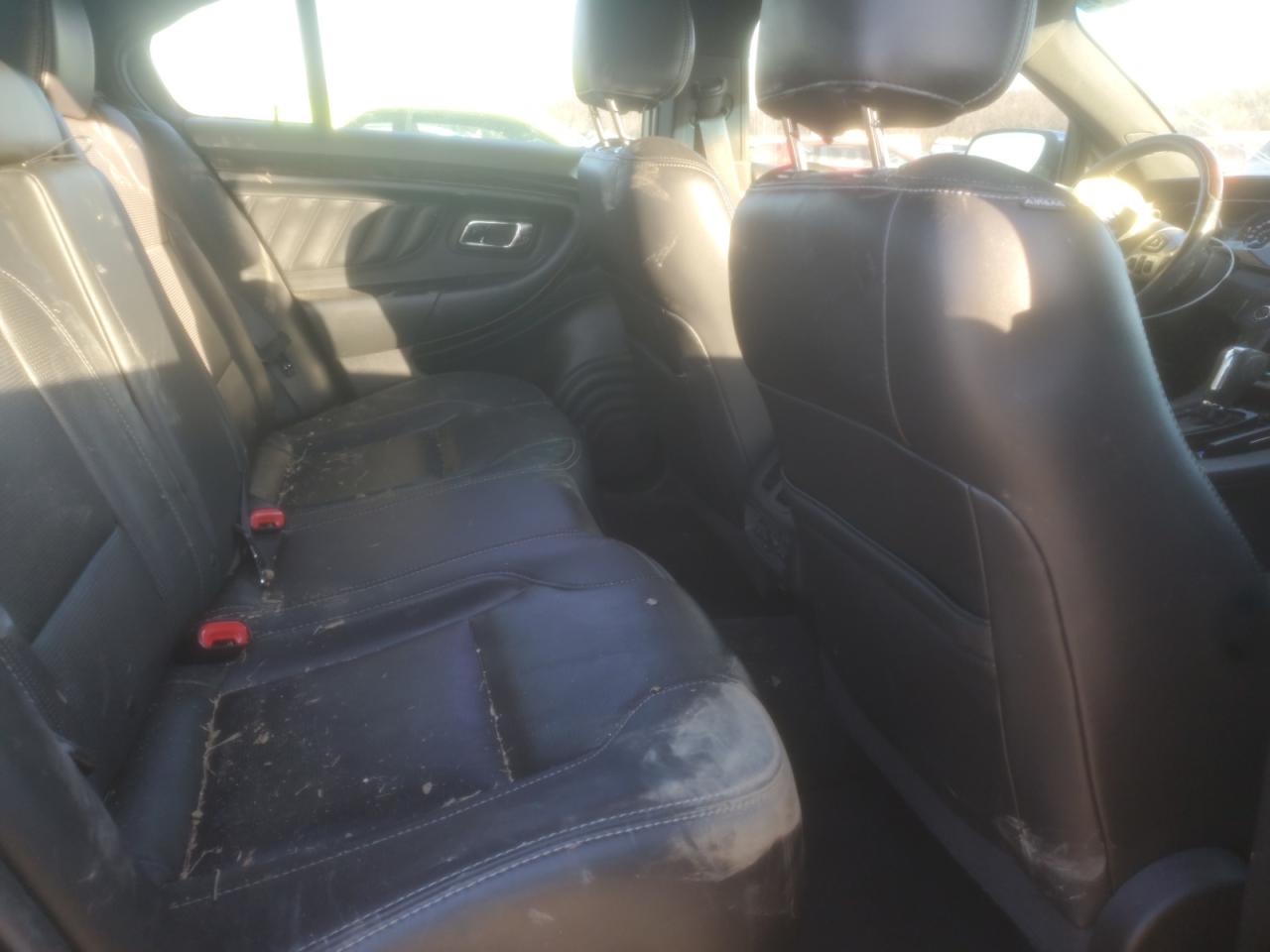 2014 Ford Taurus - Image 10