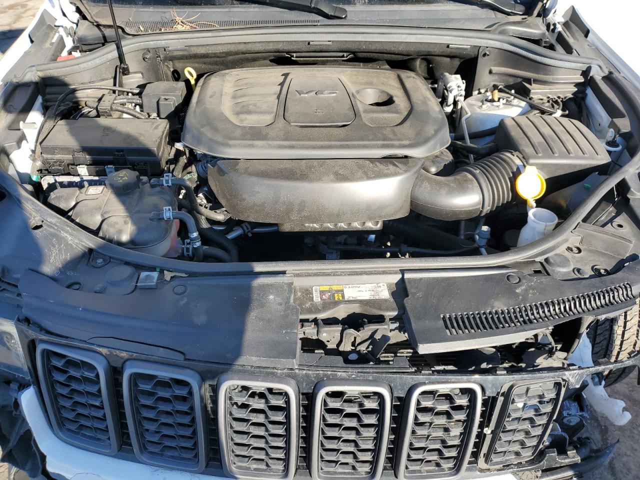 2020 Jeep Grand Cherokee - Image 12