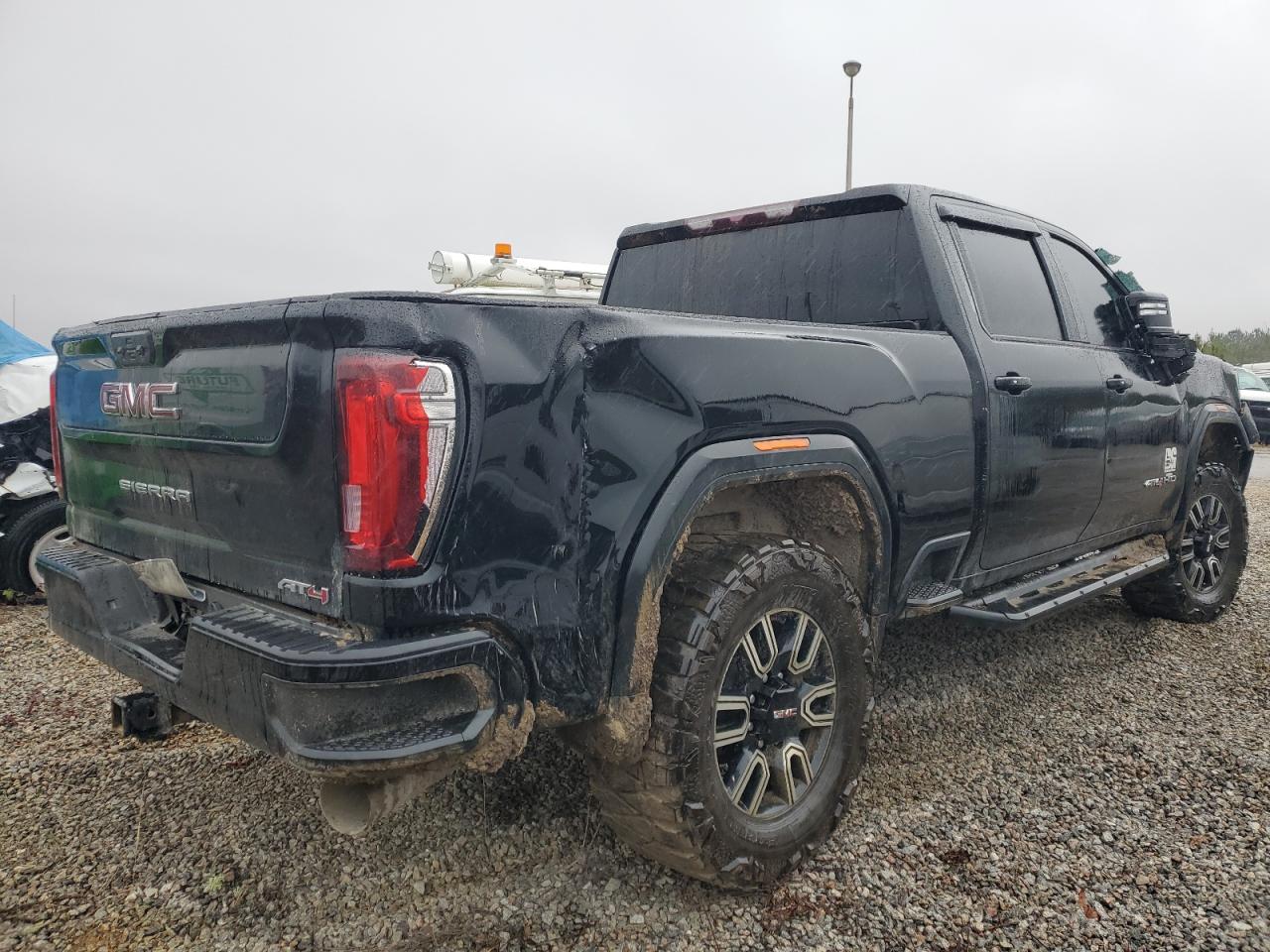 2022 GMC Sierra - Image 3