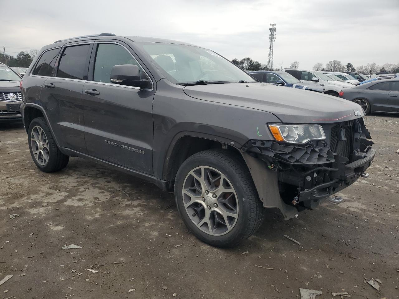 2018 Jeep Grand Cherokee - Image 4