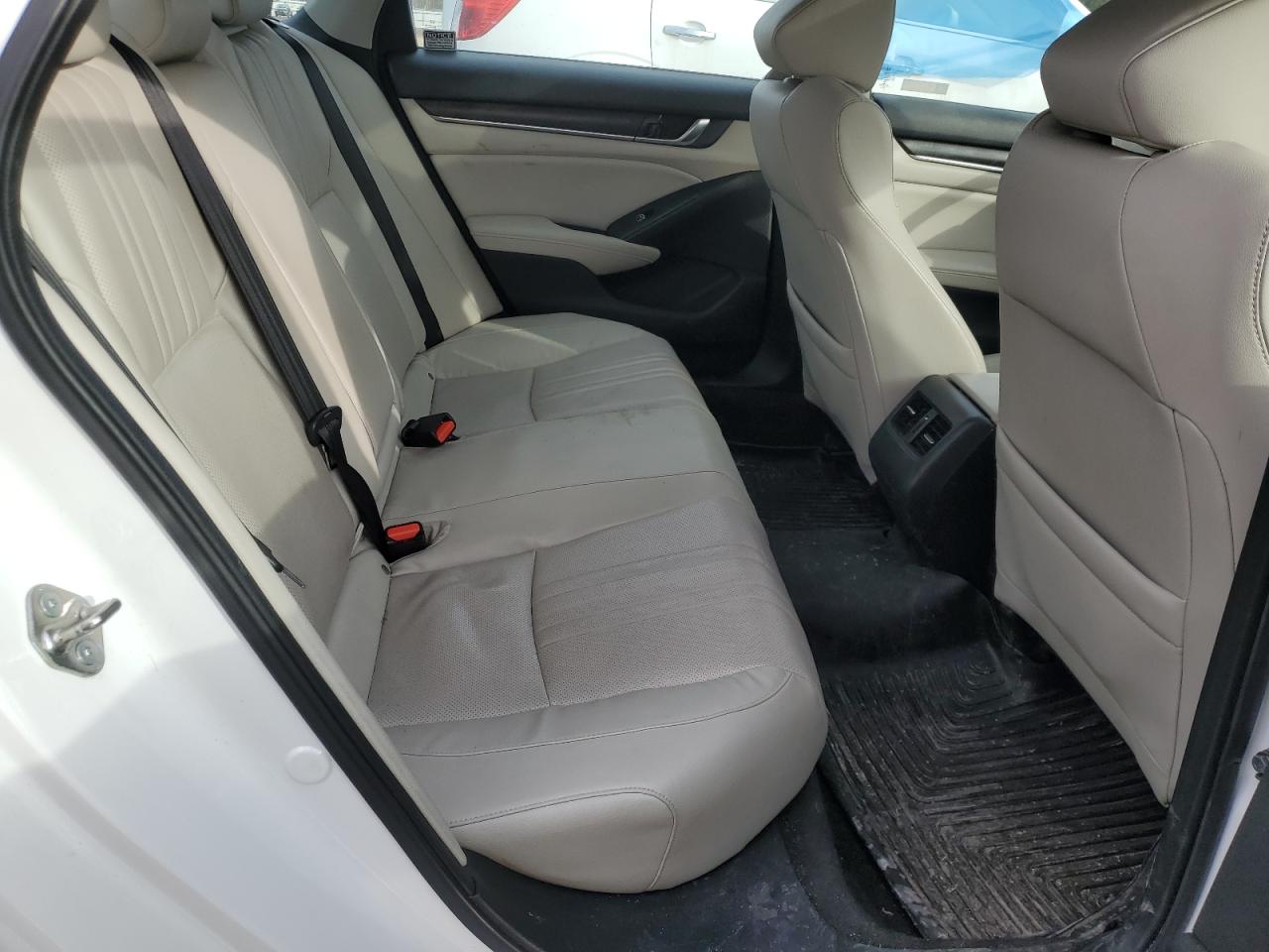 1HGCV2F69JA015910 HONDA ACCORD 2018