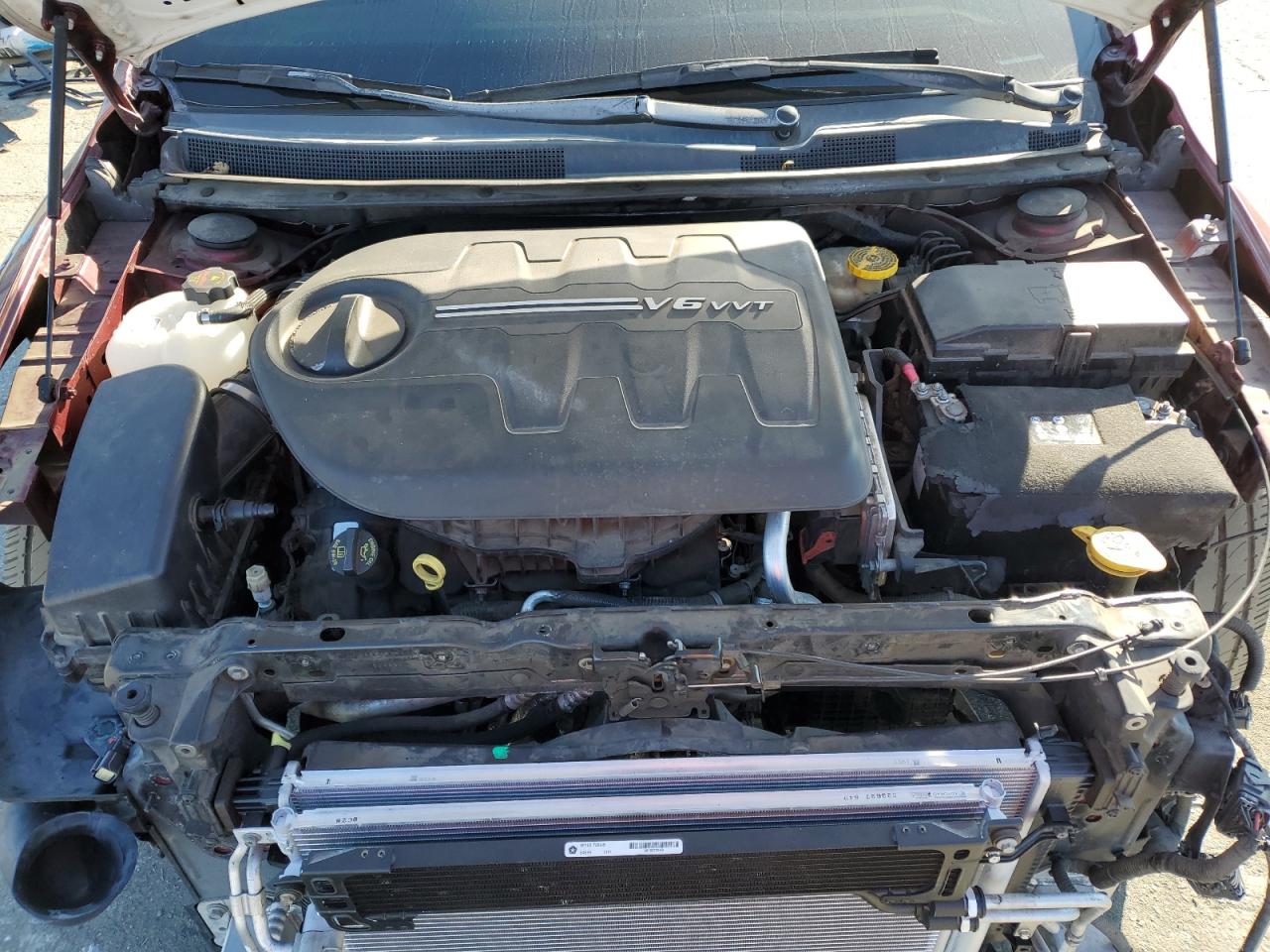 2015 Chrysler 200 - Image 13