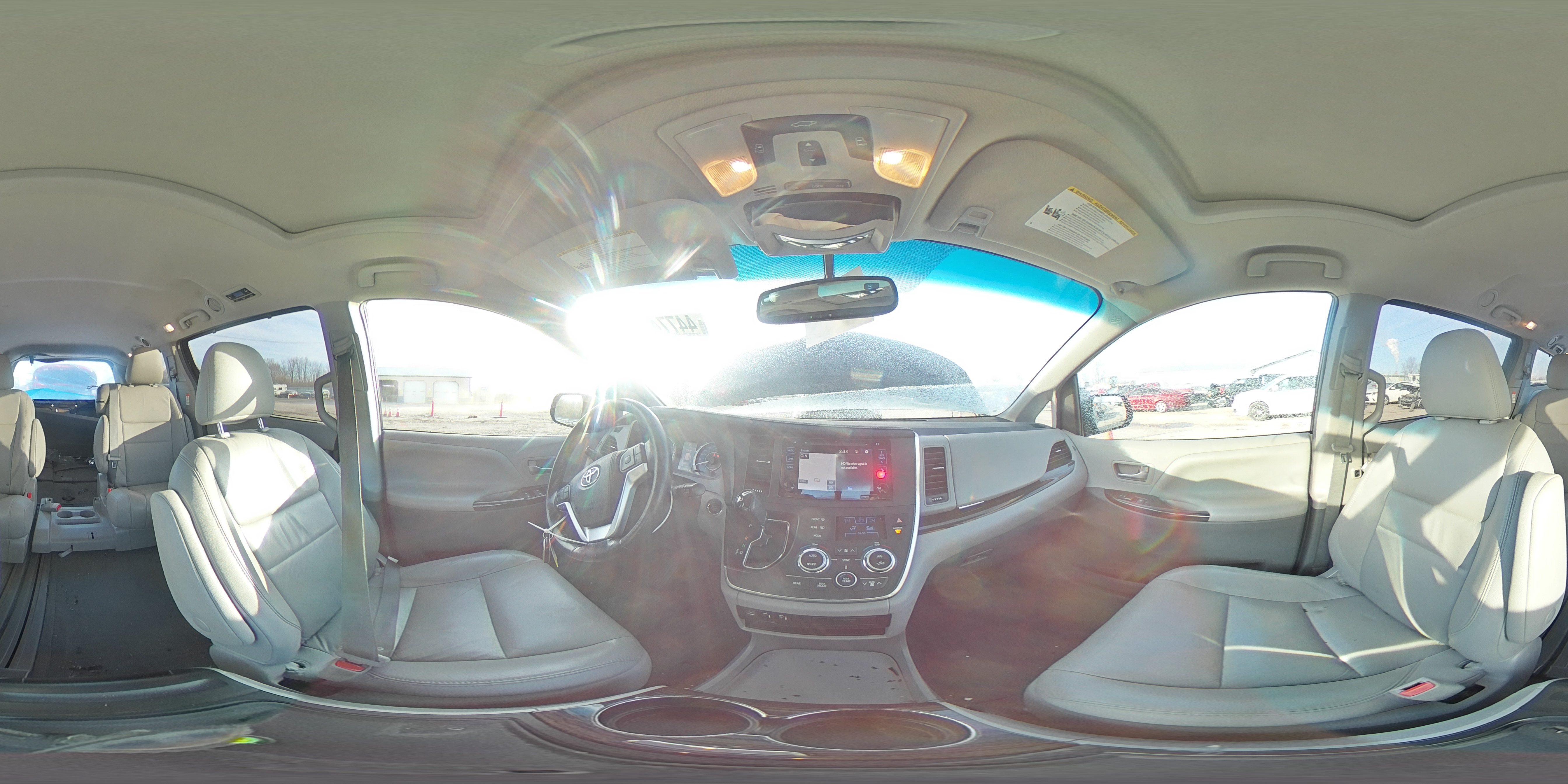 2015 Toyota Sienna - Image 14