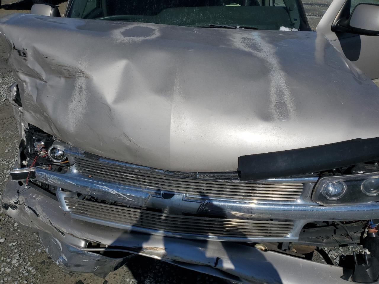 2004 Chevrolet Tahoe - Image 11