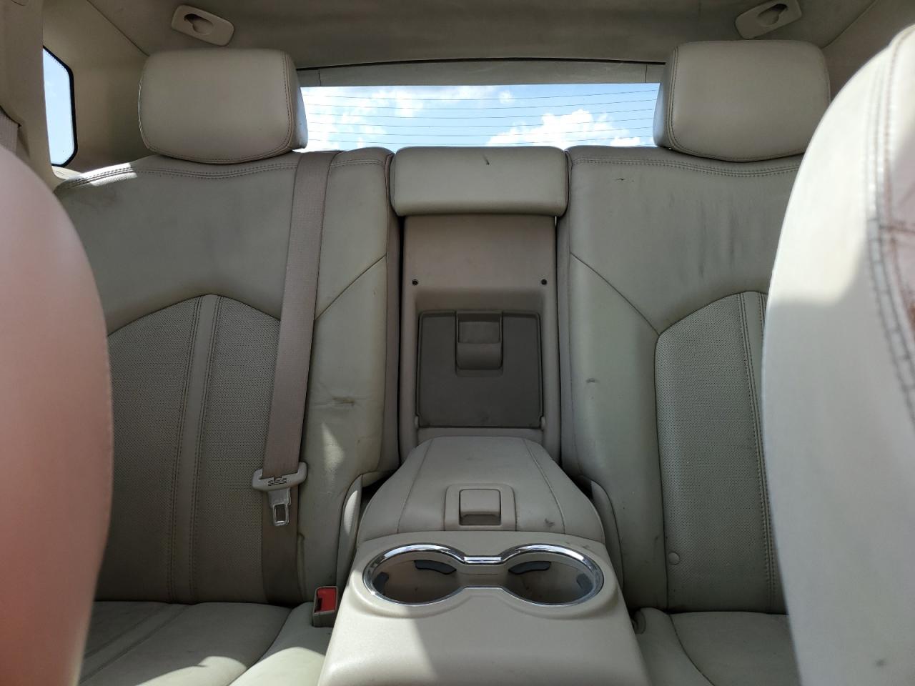 2010 Cadillac SRX - Image 10