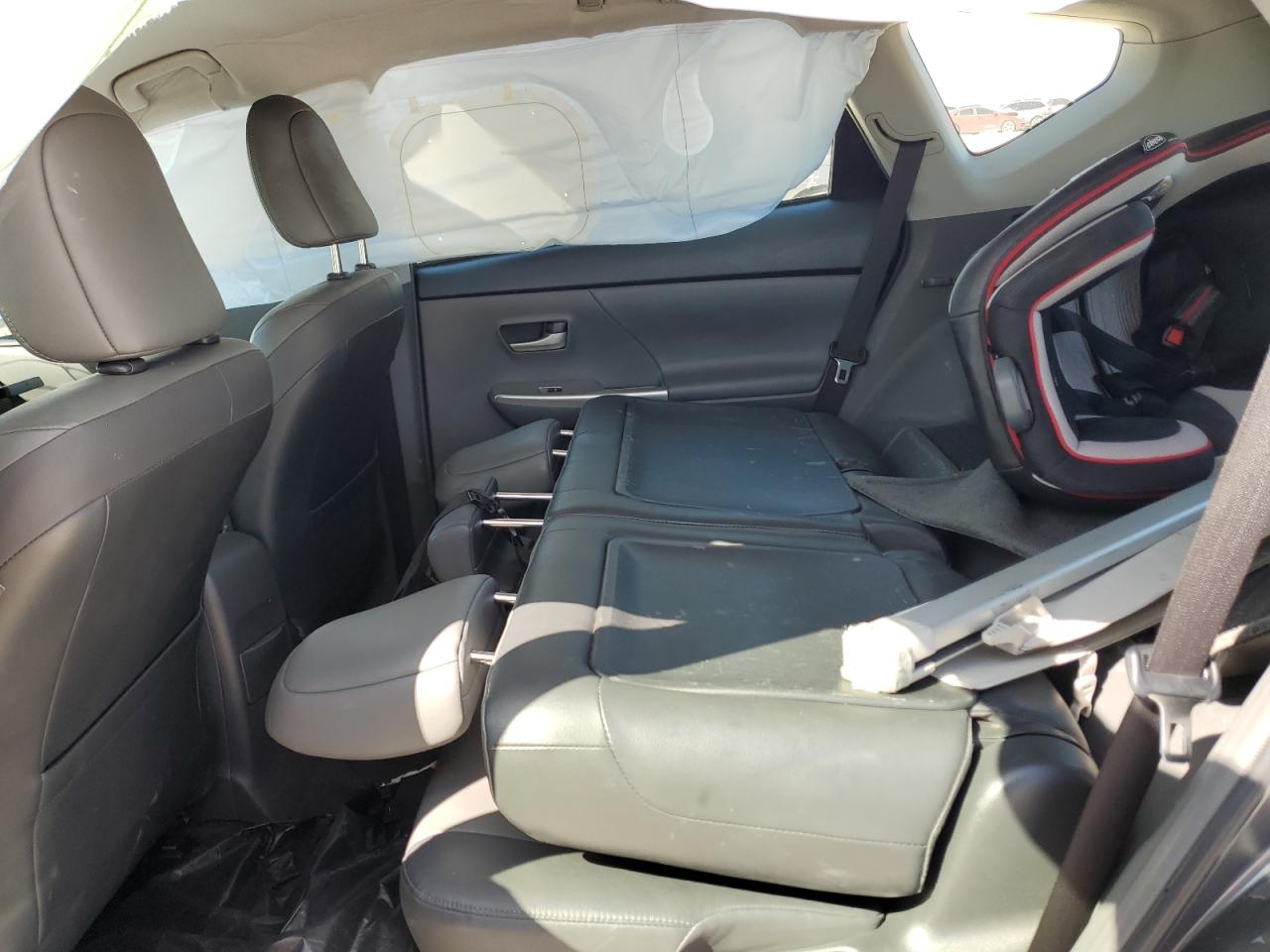 2013 Toyota Prius - Image 10