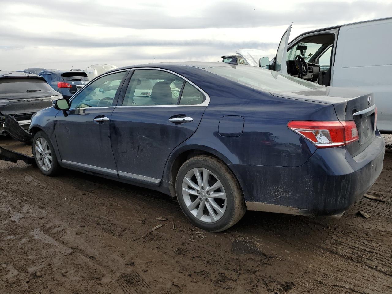 2011 Lexus ES - Image 2