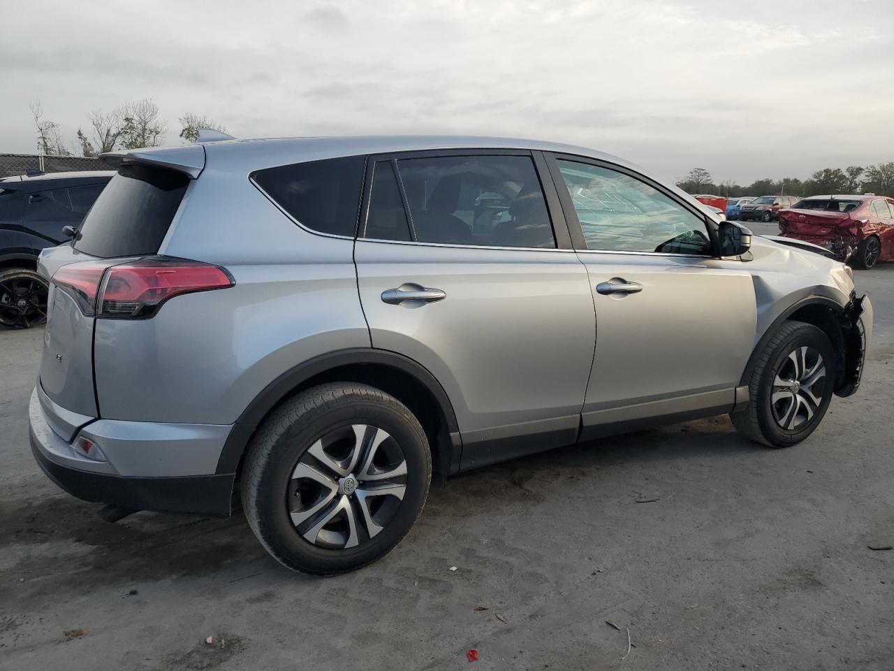 2018 Toyota RAV 4 - Image 3