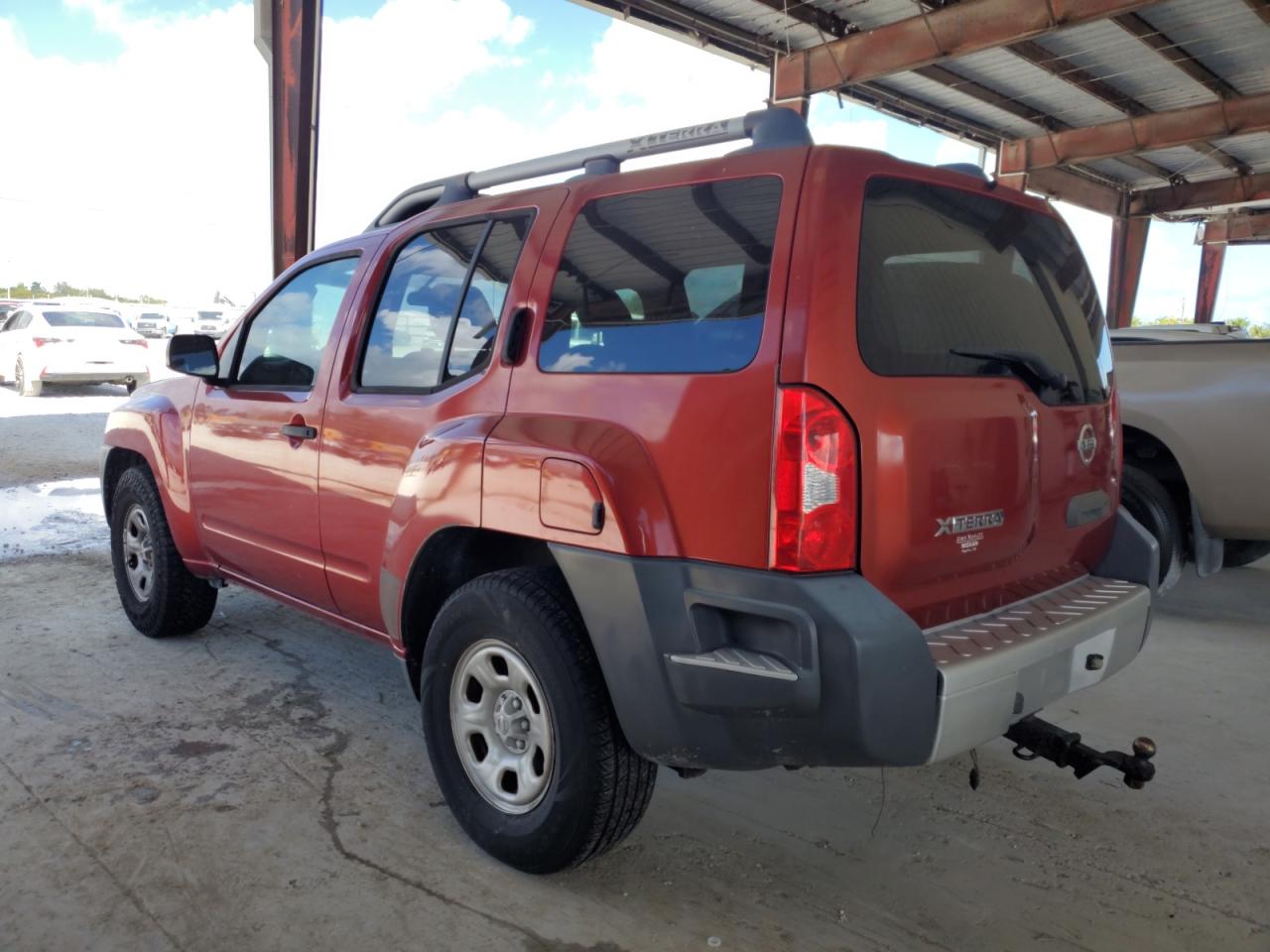 2011 Nissan XTerra - Image 2