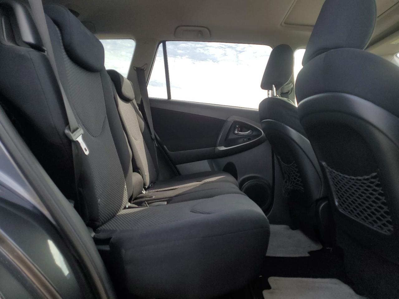 2011 Toyota RAV 4 - Image 11