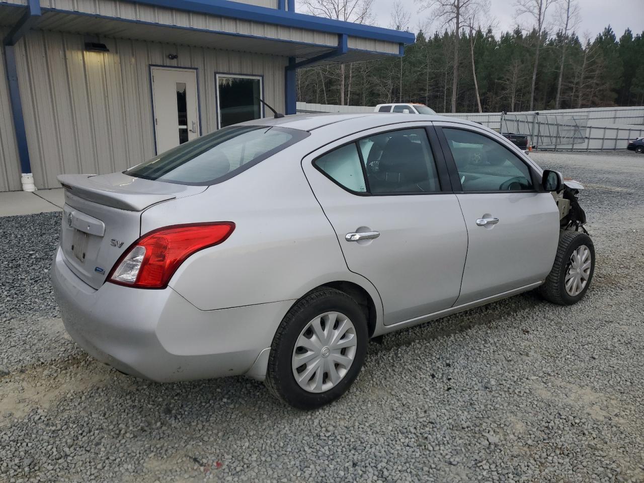 2014 Nissan Versa - Image 3