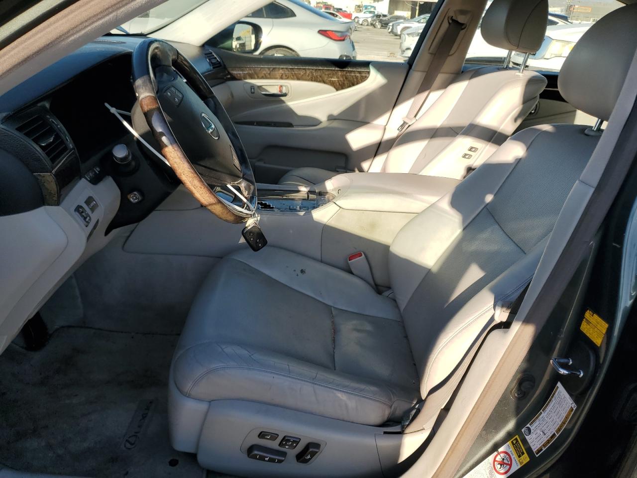 2007 Lexus LS - Image 7
