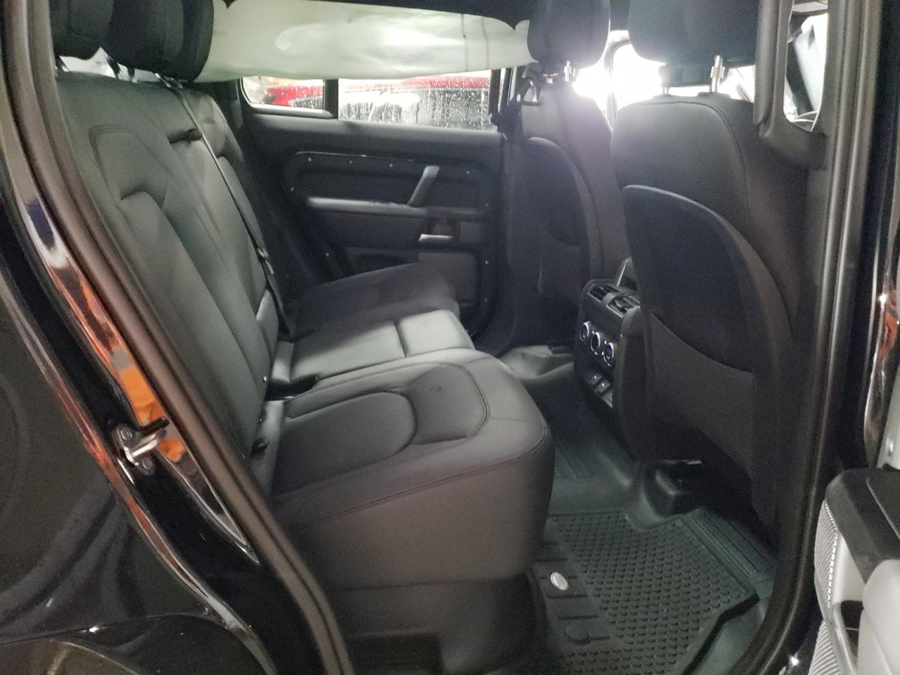 2023 Land Rover Defender - Image 10