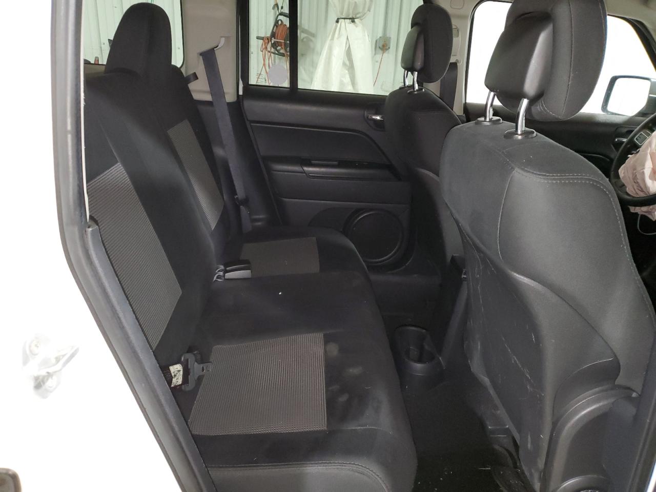 2012 Jeep Liberty (Patriot) - Image 11