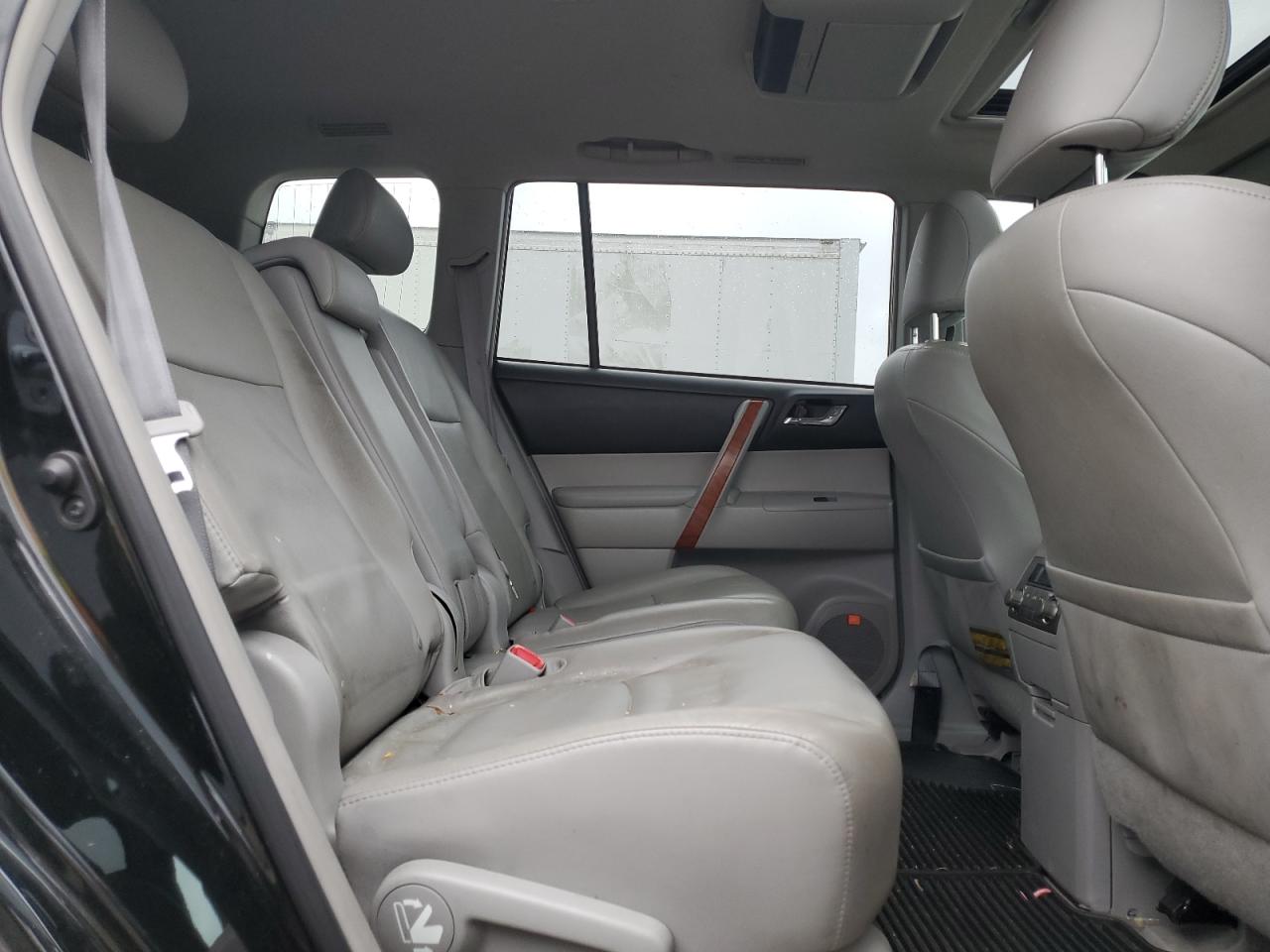 2009 Toyota Highlander - Image 11