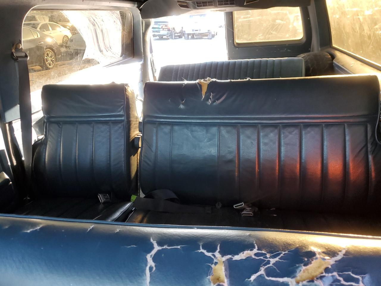 1991 Chevrolet Suburban - Image 10
