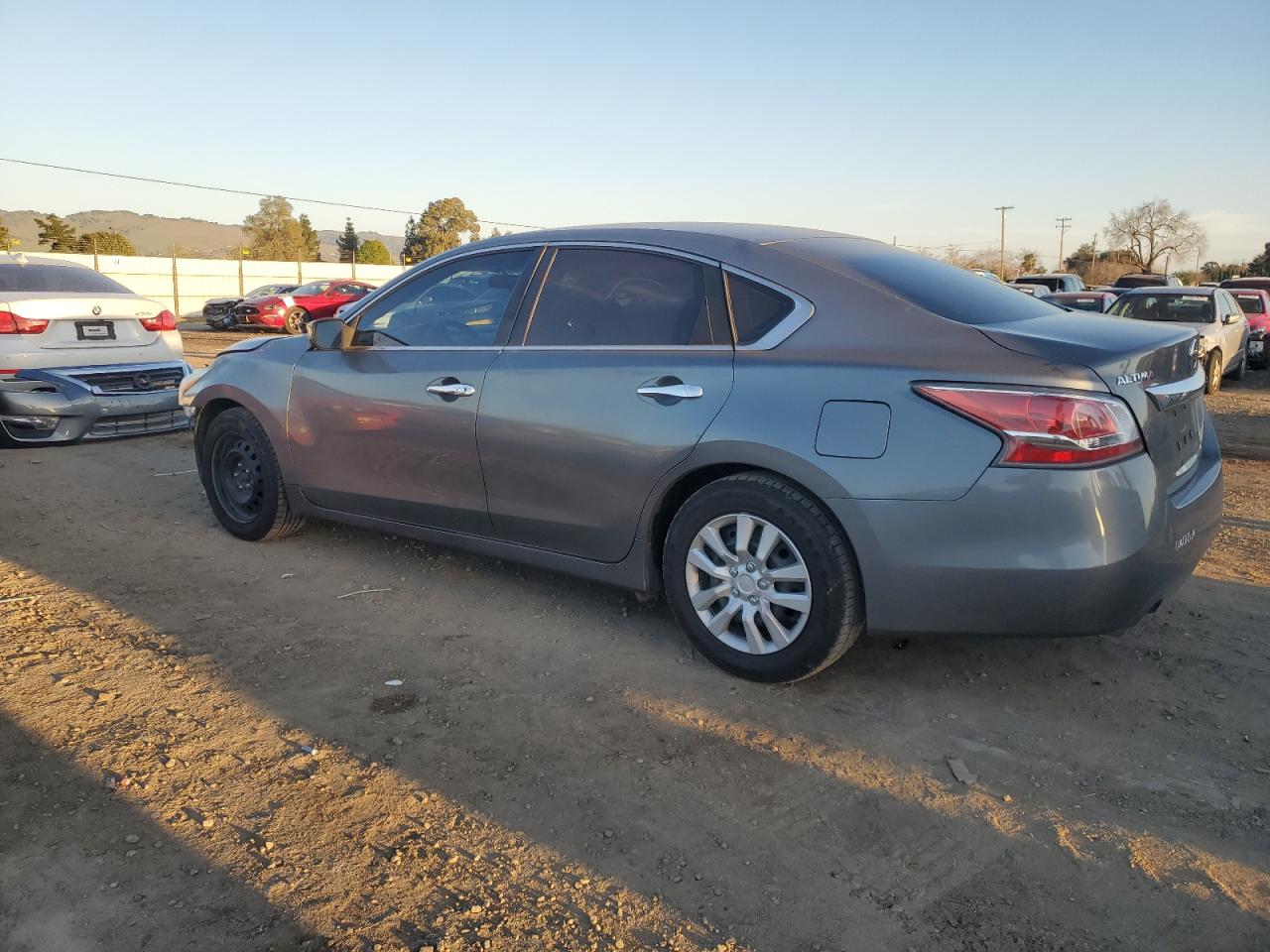 2015 Nissan Altima - Image 2