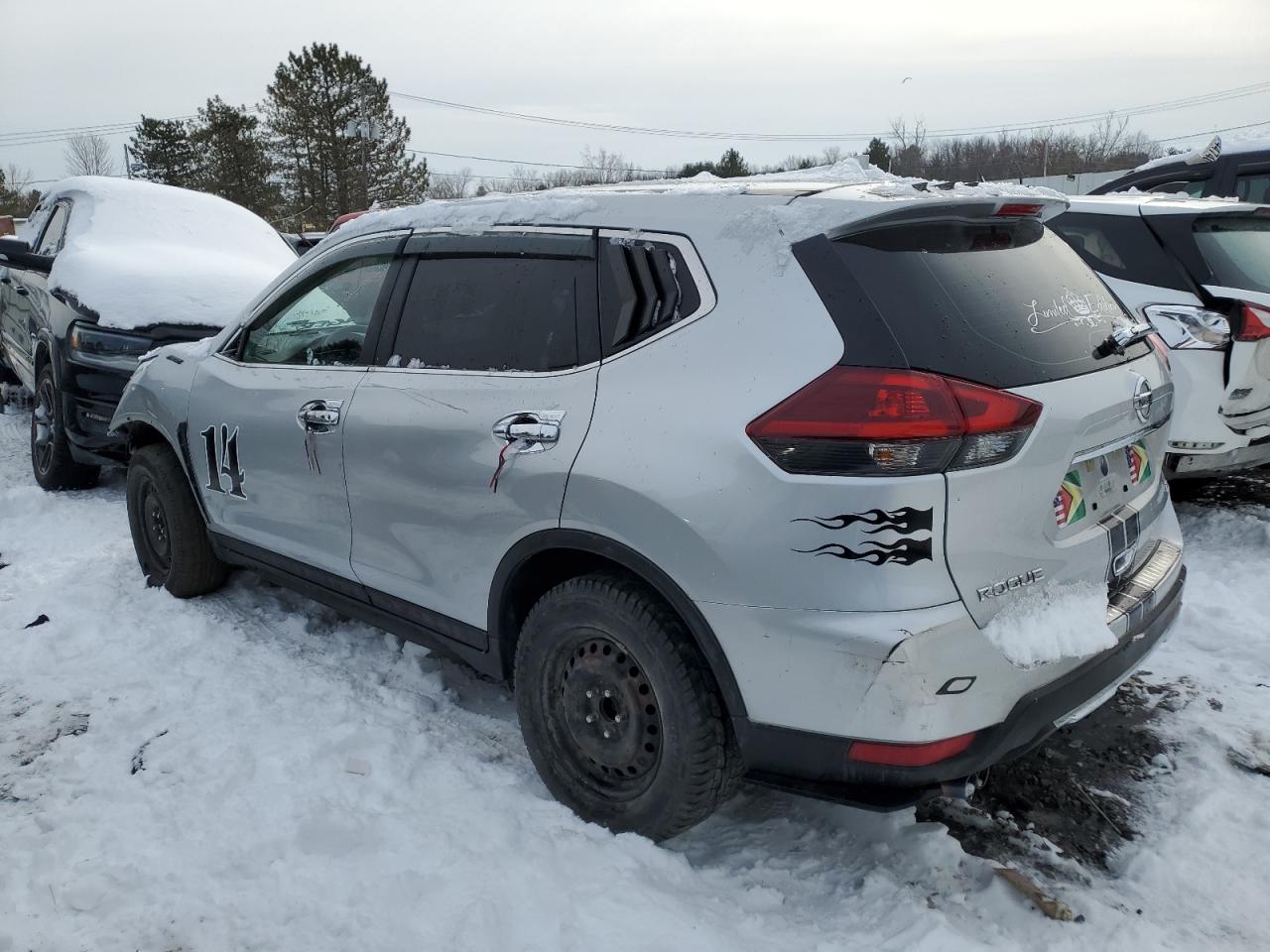 2019 Nissan Rogue - Image 2