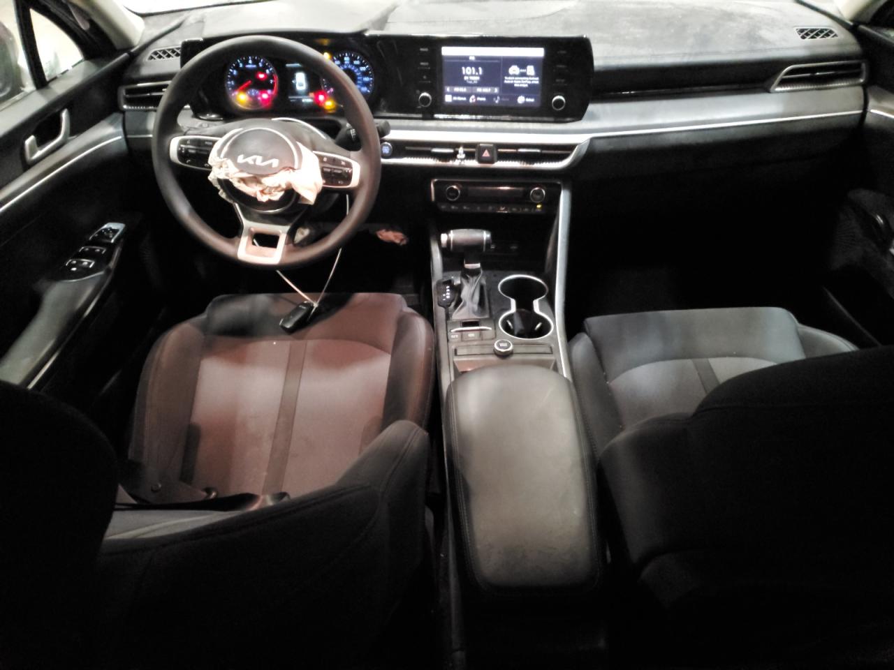 2022 Kia K5 - Image 8