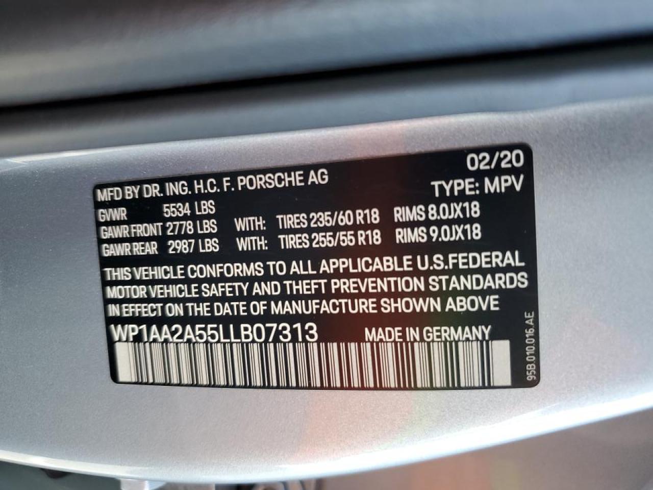 2020 Porsche Macan - Image 13