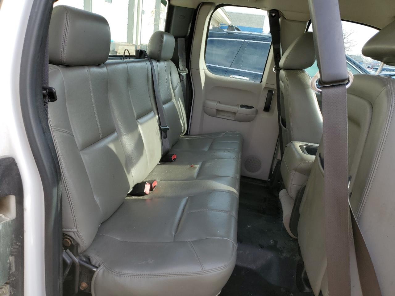 2009 Chevrolet Silverado - Image 10