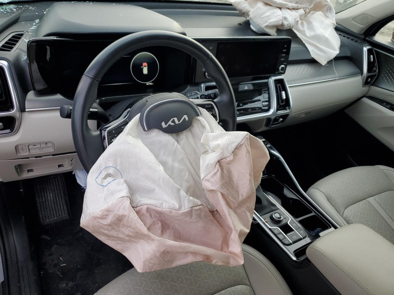 2023 Kia Sorento - Image 8