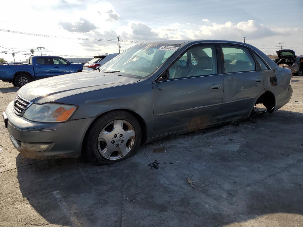 2004 Toyota Avalon - Image 1
