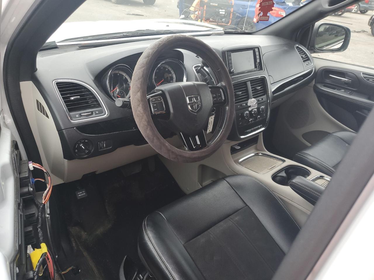 2019 Dodge Caravan - Image 8