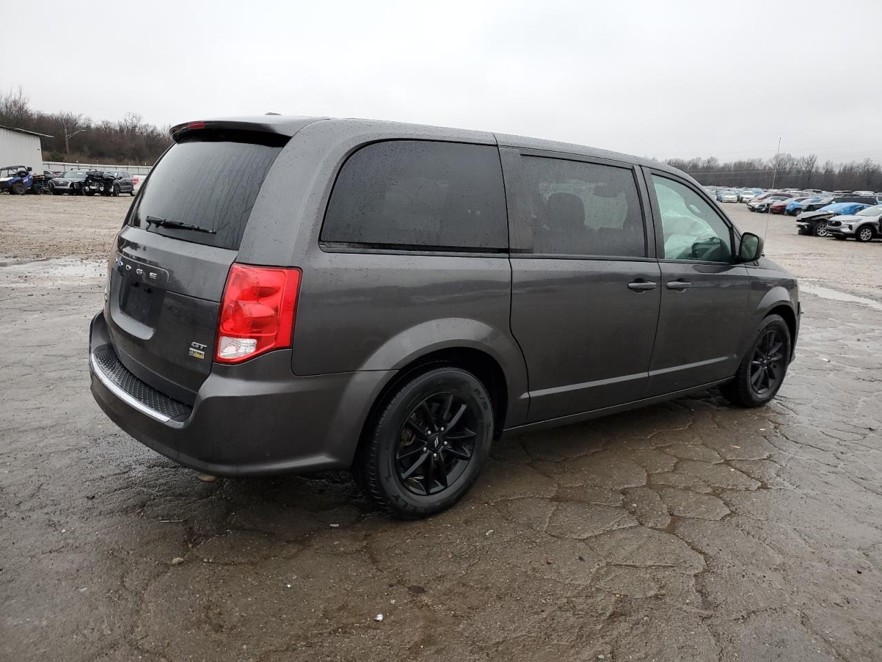 2019 Dodge Caravan - Image 3