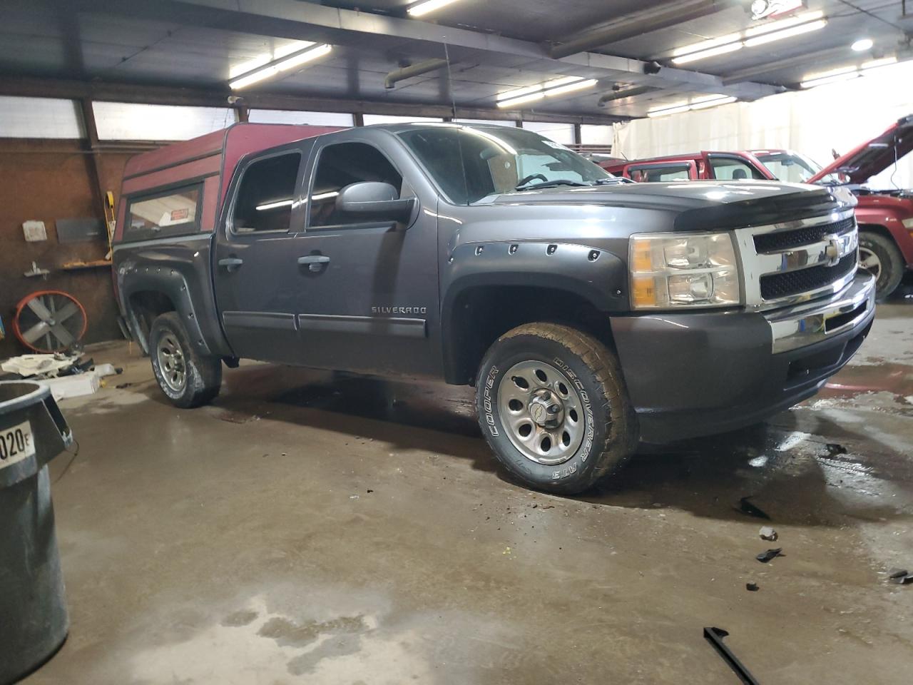 2011 Chevrolet Silverado - Image 4