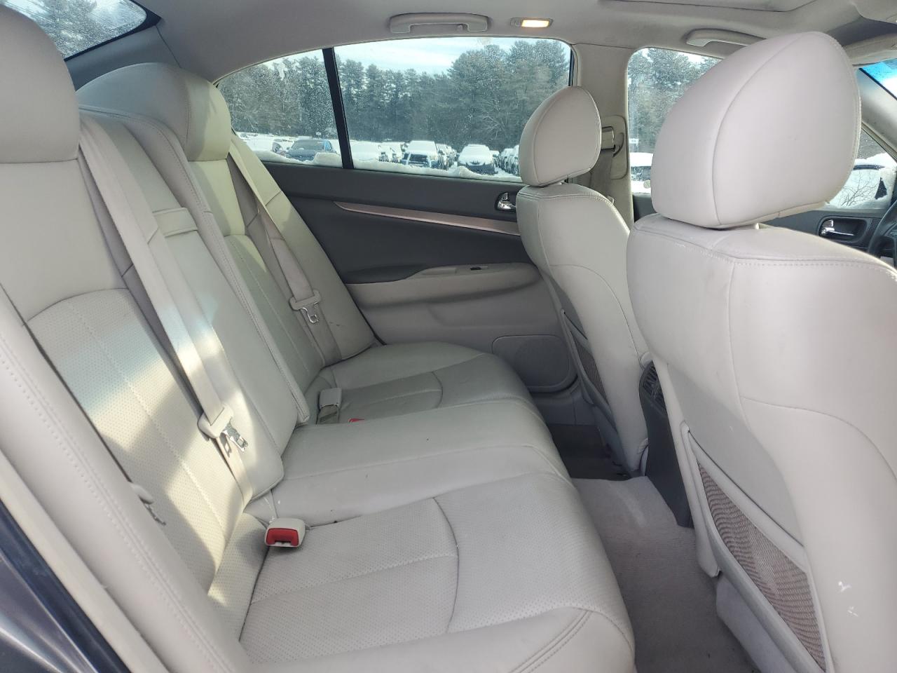 2013 Infiniti G - Image 10