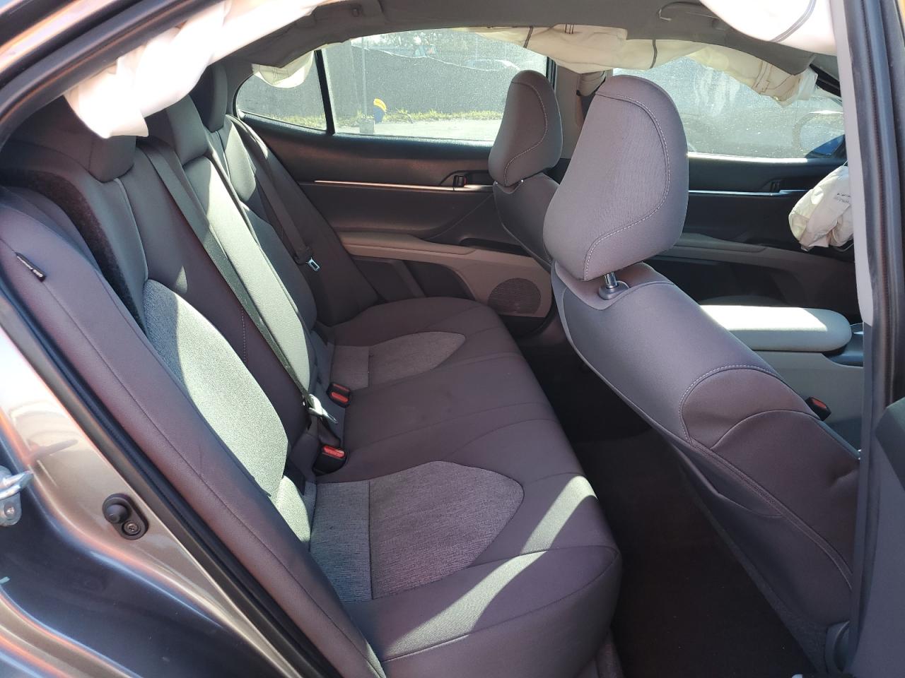 2021 Toyota Camry - Image 11