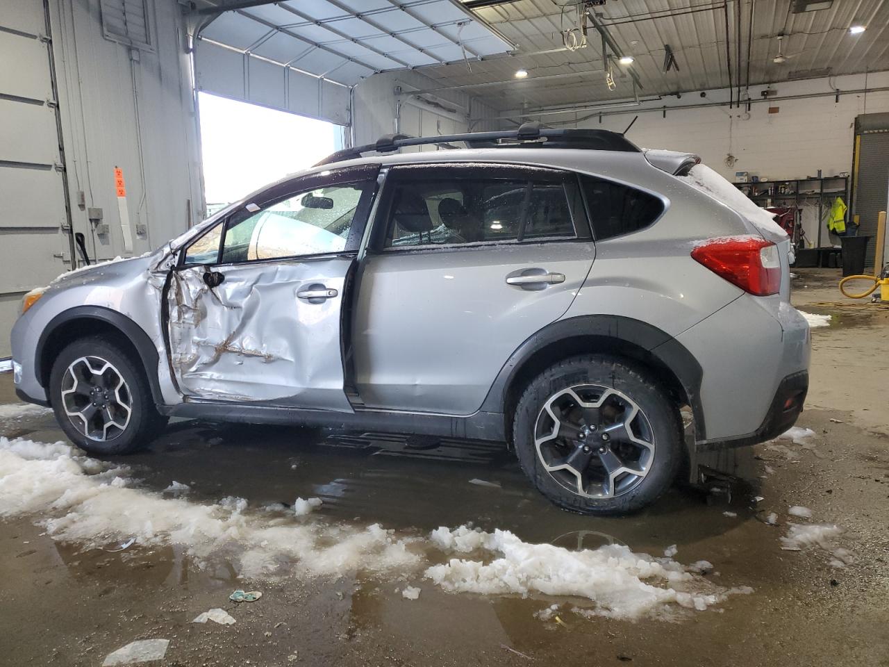 2015 Subaru XV - Image 2