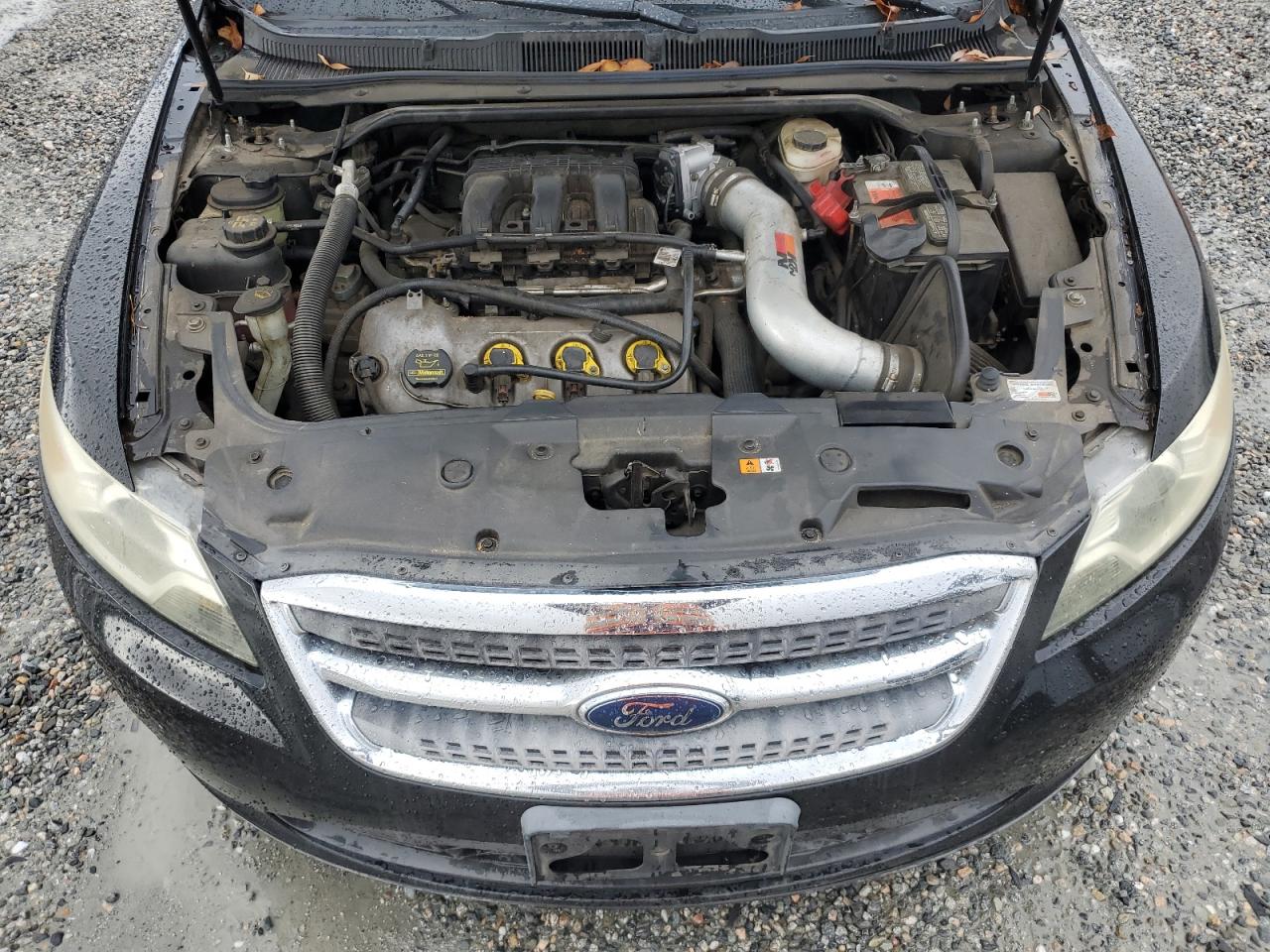 2010 Ford Taurus - Image 11