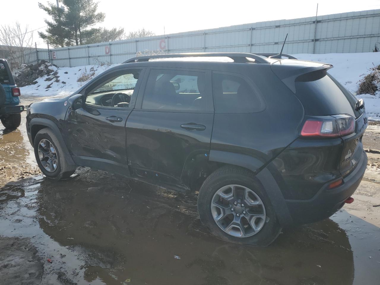 2019 Jeep Cherokee - Image 2