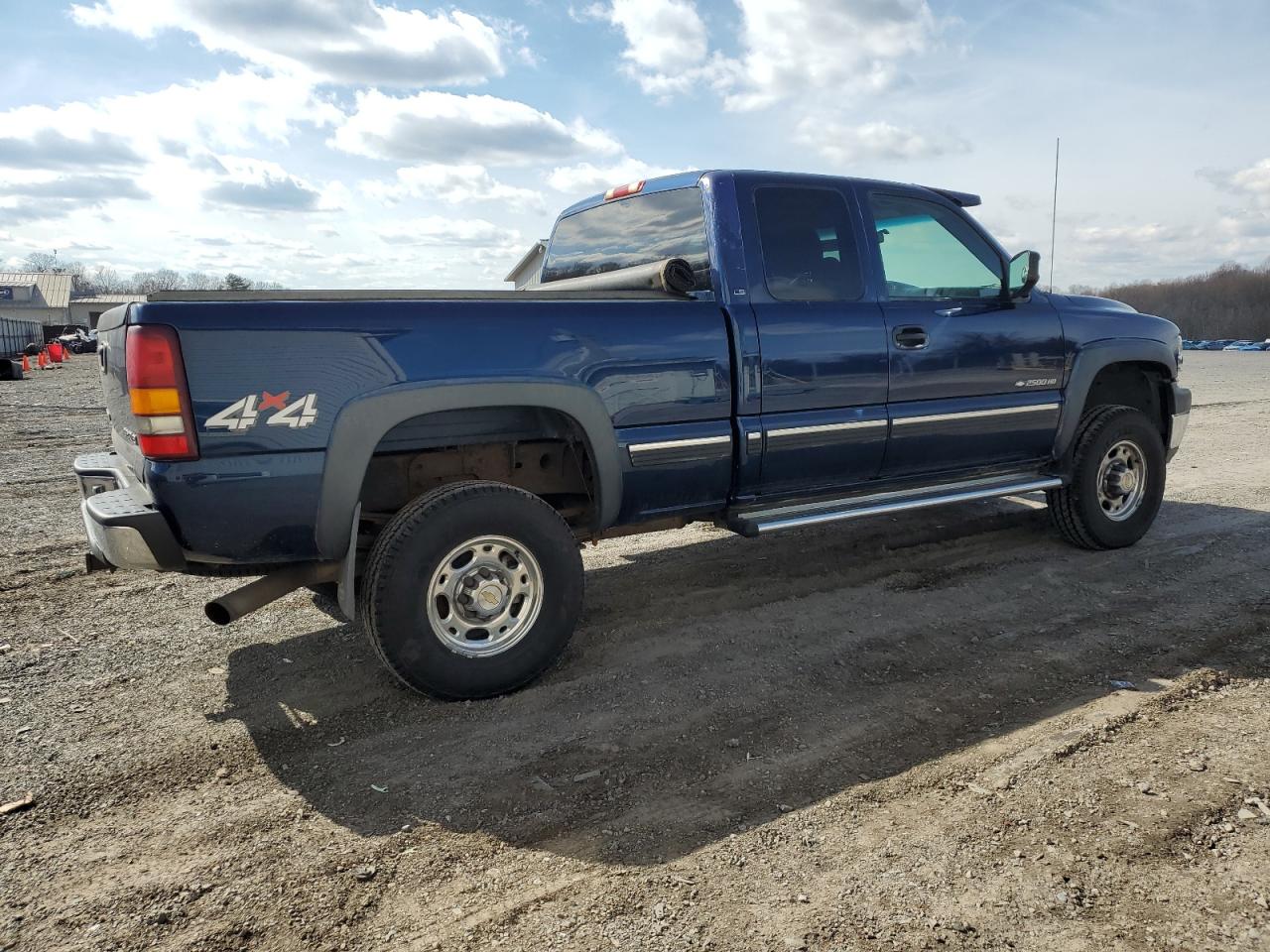 2002 Chevrolet Silverado - Image 3