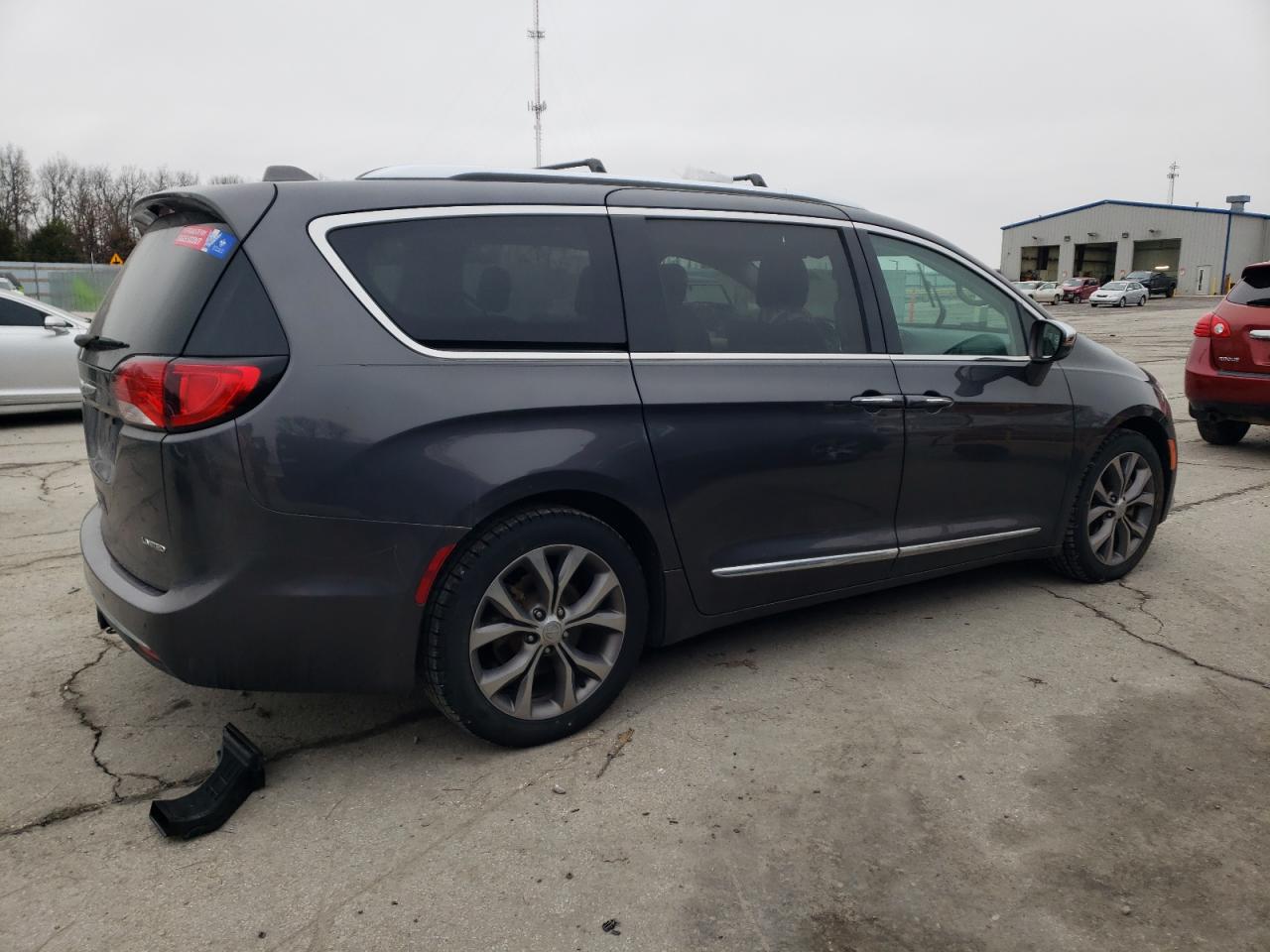 2018 Chrysler Pacifica - Image 3