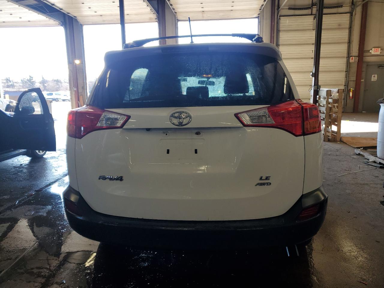 2015 Toyota RAV 4 - Image 6