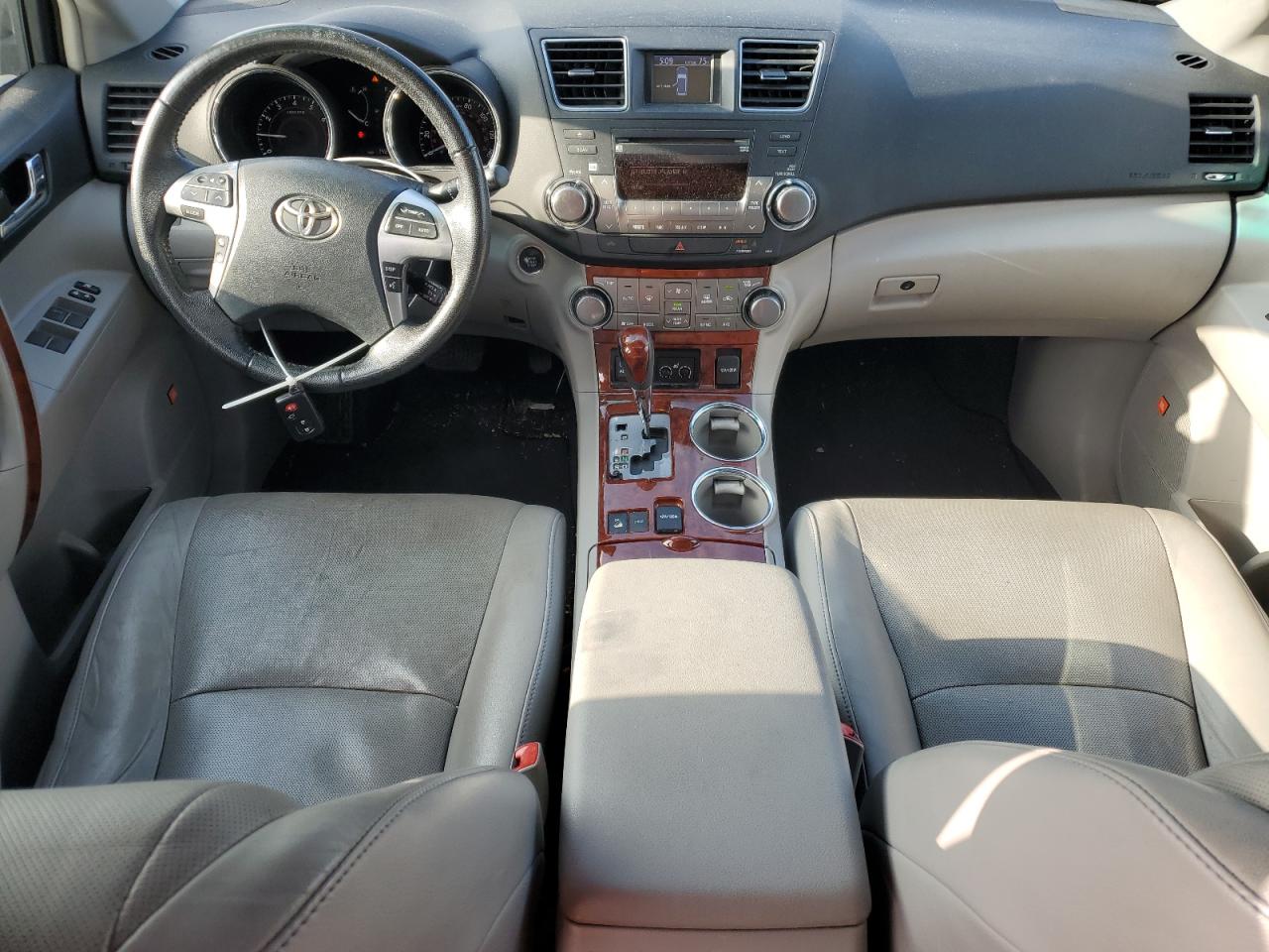2012 Toyota Highlander - Image 8