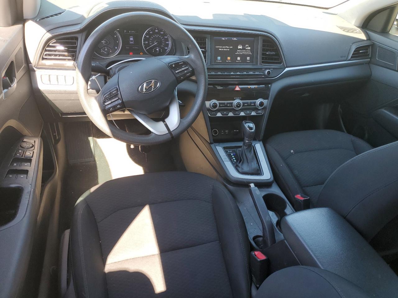 2020 Hyundai Elantra - Image 8