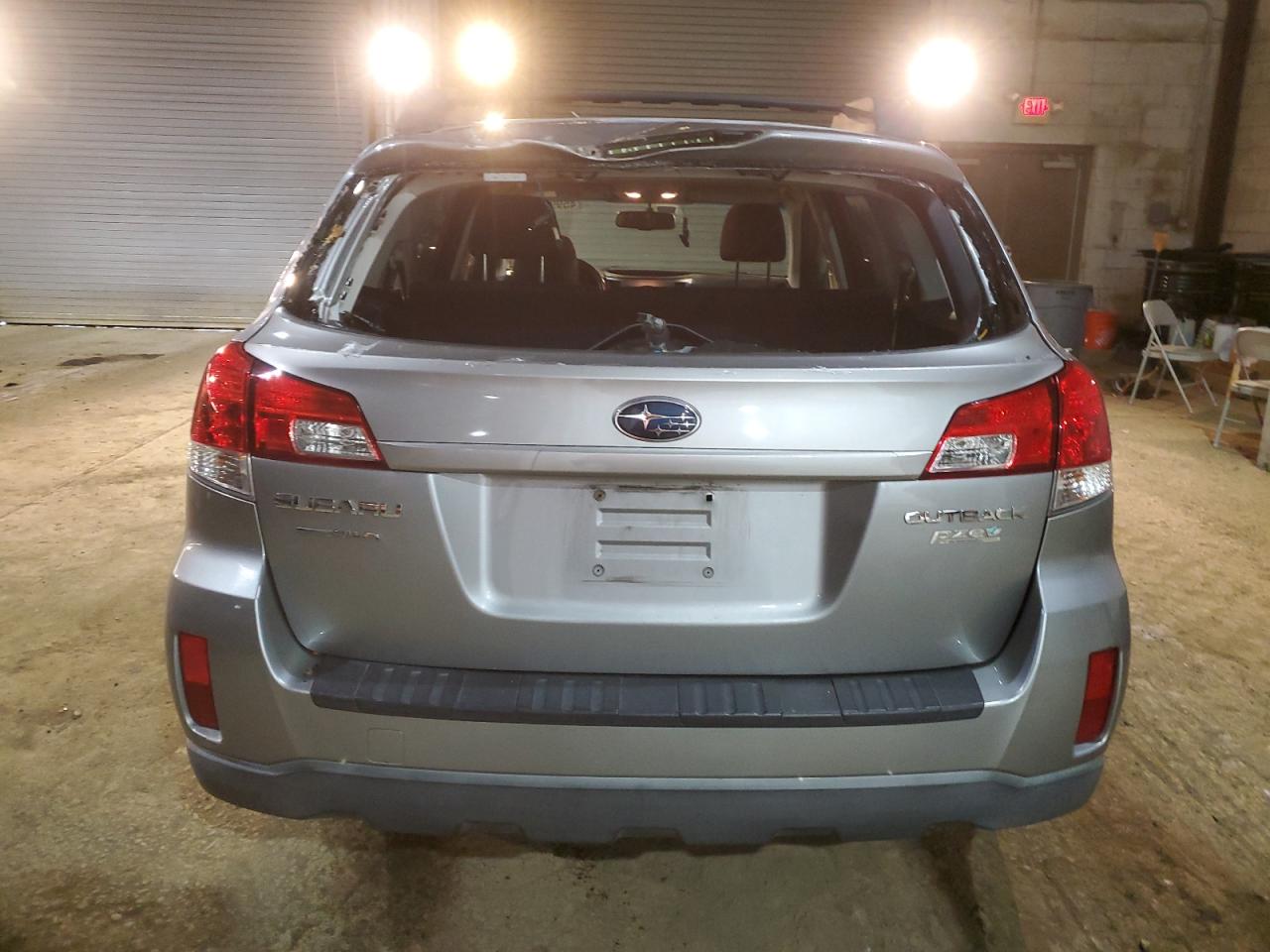 2010 Subaru Outback - Image 6