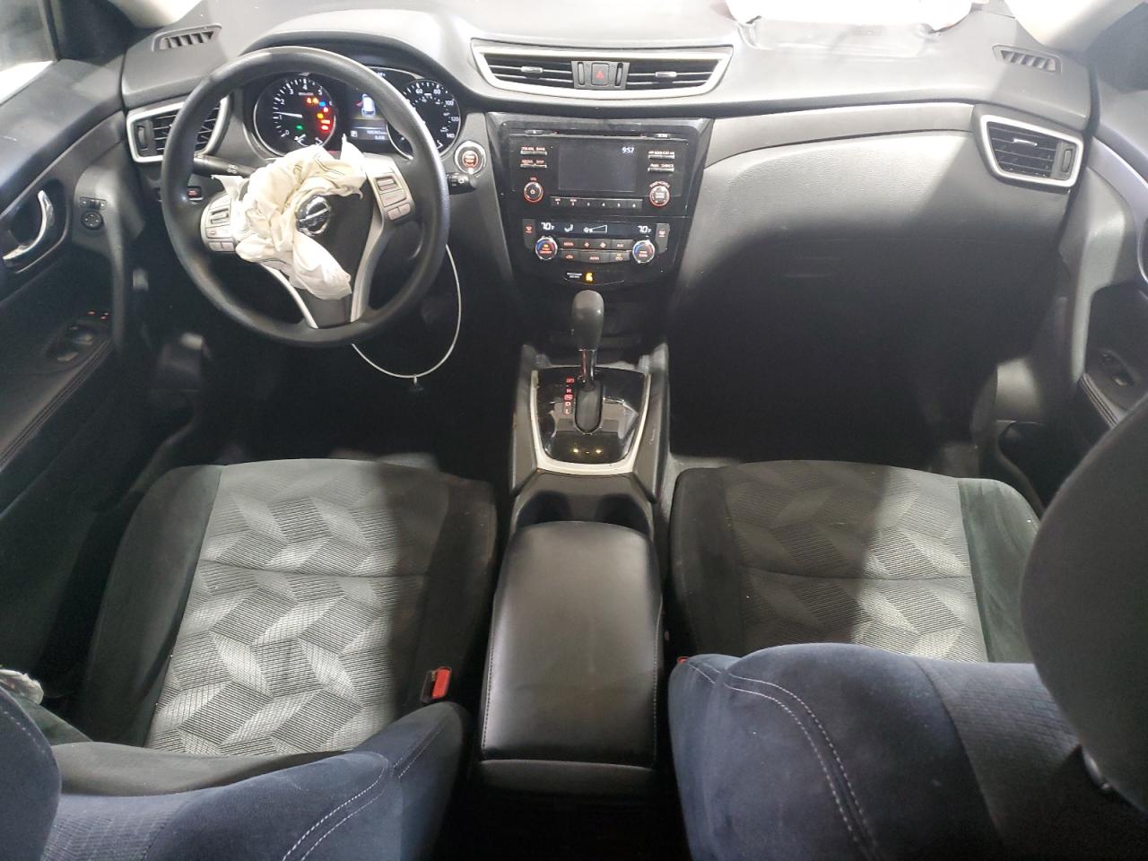 2016 Nissan Rogue - Image 8