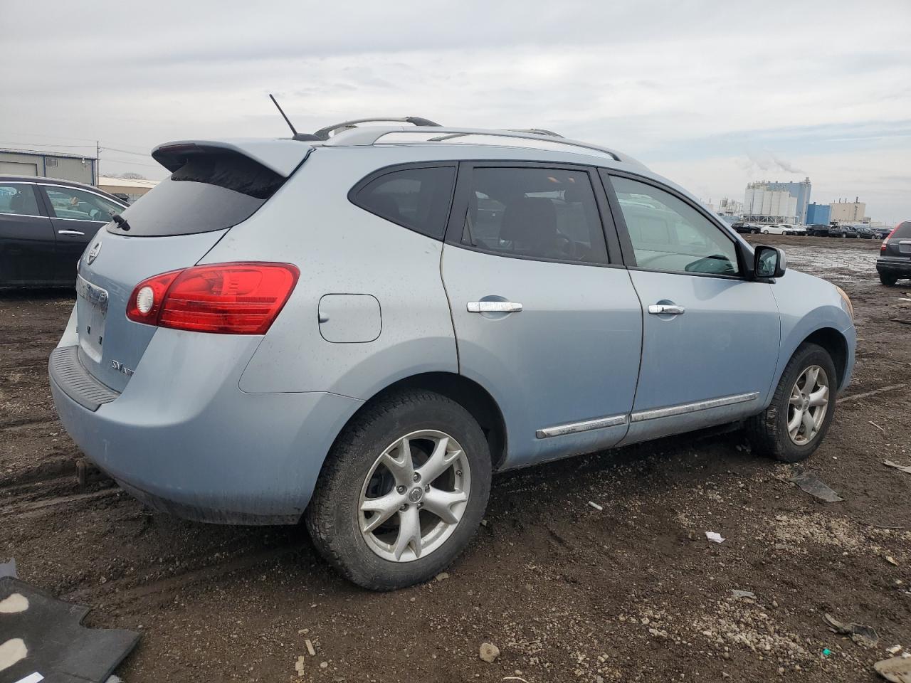 2011 Nissan Rogue - Image 3
