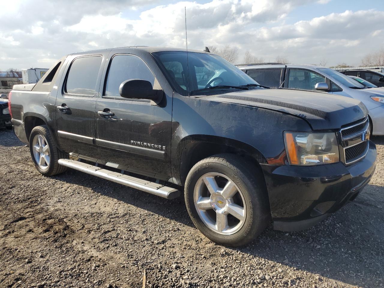 2007 Chevrolet Avalanche - Image 4