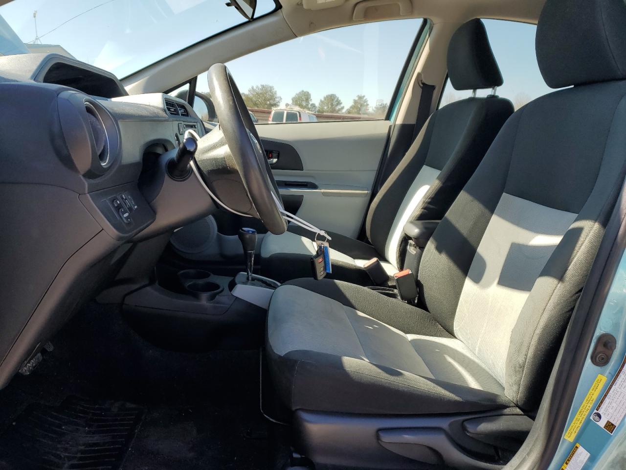 2012 Toyota Prius - Image 7